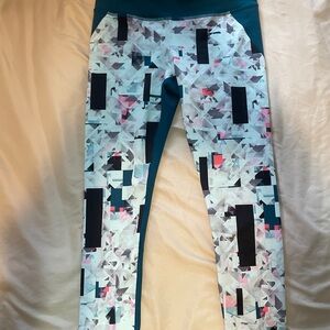 Geometric Patterned women’s Leggings